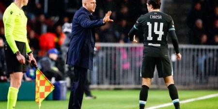 سلوت يرد على استبعاد كييزا من قائمة دوري أبطال أوروبا