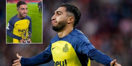 المغربي آيت الحاج يتوج بجائزة أفضل لاعب في مباراة سانت جيلواز وآيندهوفن بدوري الأبطال