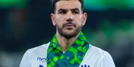 ثيو هيرنانديز يفتتح التسجيل للهلال في مرمى الأهلي بالدوري السعودي