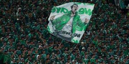مجسم كأس القارات وإشعال الشماريخ.. جمهور أهلي جدة يُلهب الأجواء قبل لقاء بيراميدز