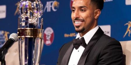 سالم الدوسري ينافس أكرم عفيف على جائزة أفضل لاعب في آسيا لعام 2025