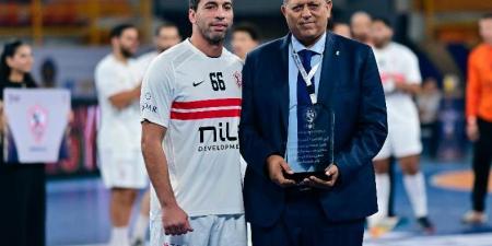 تكريم أحمد الأحمر كأكثر لاعب مشاركة في بطولة العالم للأندية لكرة اليد