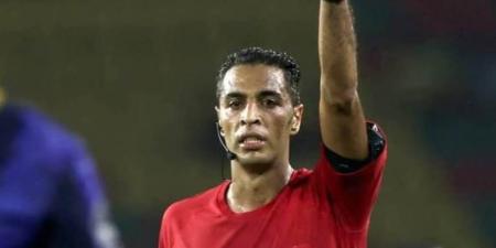 أمين عمر وأبوالرجال وتوفيق طلب ضمن 54 حكم يُديرون مباريات كأس العرب