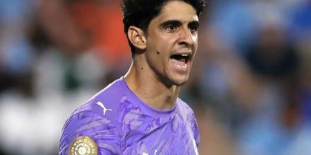 المئوية الأولى.. بونو على أعتاب إنجاز تاريخي مع الهلال