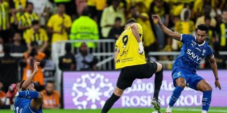 تأكد غياب سالم الدوسري عن كلاسيكو الاتحاد