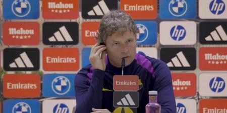 مساعد فليك: لامين كان مُستهدفًا من لاعبي ريال مدريد وتأثر بصافرات جماهير البرنابيو
