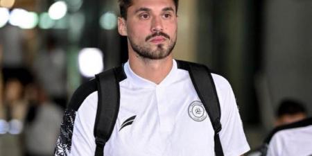 الشباب السعودي يكشف سبب قرار "فيفا" بوقف تسجيل لاعبيه ويعد بالحل سريعا