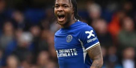 "محاولة سرقة بواسطة ملثمين".. اقتحام منزل رحيم ستيرلينج في وجود عائلته