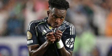 مانشستر سيتي يراقب فينيسيوس جونيور وقلق حول مستقبل عمر مرموش