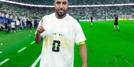 سالم الدوسري وكادش يخضعان لتدريبات خاصة في معسكر الأخضر بجدة