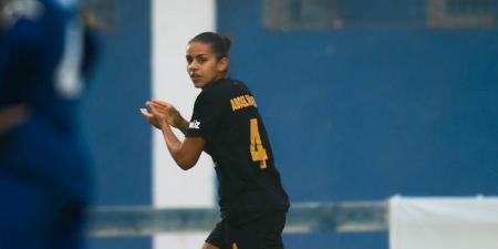 عبد الواحد السيد: لا أتدخل في اختيارات ابنتي نور.. وقادرة على التوفيق بين دراسة الهندسة وكرة القدم