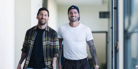 دي بول عن زيارة ميسي السرية لـ"كامب نو": "جلس ينظر إلى الملعب من شرفة الفندق وقال لي: 'هذا المكان يحمل جزءا مني'"