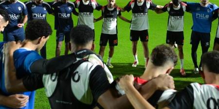 عبد الرؤوف يحاضر لاعبي الزمالك قبل المران استعدادًا لمواجهة زيسكو