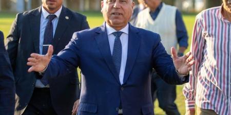 كامل الوزير يدعم لاعبي السكة الحديد ويحثهم على تحسين النتائج