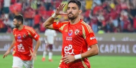 طاهر محمد طاهر يشيد بزيزو مع الأهلي ويؤكد: غير قلق من المنافسة معه