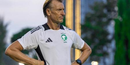 رينارد يستقر على تشكيل السعودية لمواجهة عُمان في افتتاح مشوار كأس العرب