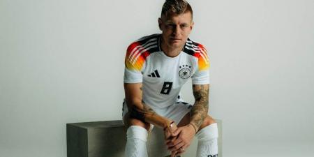 توني كروس يكشف عن تشكيلته للأفضل بتاريخ كرة القدم.. اختيارات هجومية وغياب لاسمه