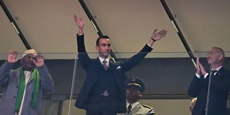 حضور الأمير مولاي الحسن لمتابعة حفل افتتاح كأس أفريقيا بين المغرب وجزر القمر