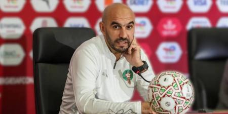 الركراكي: "البعض يريد إظهار أن المغرب يستفيد من التحكيم واللعب على هذا الوتر ليس تصرفا رياضيا!"