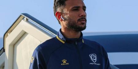 بعد ارتباطه بالأهلي .. مصدر لـ كورة بلس: سيد عيد يدرس استبعاد هادي رياض خوفًا من هذا الأمر