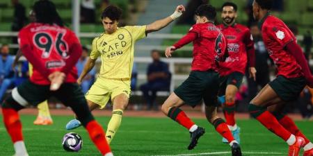 النصر يتخطى الخلود بثلاثية ويستمر في مطاردة الهلال على صدارة دوري روشن