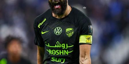 مدرب الشباب يكشف تفاصيل حديثه مع بنزيما