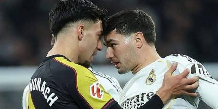 مشادات بين دياز ومواطنه أخوماش في مباراة ريال مدريد ورايو فاليكانو