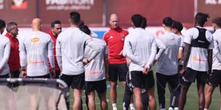 استبعاد بلعمري وتواجد الشناوي.. تعرف على بدلاء الأهلي أمام شبيبة القبائل بدوري أبطال إفريقيا