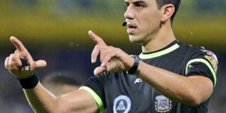 صافرة أرجنتينية تضبط قمة الهلال والأهلي