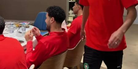 لغز المحمدي في معسكر “الأسود”.. حضور بلا استدعاء يثير التساؤلات