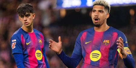 برشلونة يعلن حضور أراوخو وغياب بيرنال عن قمة دوري الأبطال ضد أتلتيكو مدريد