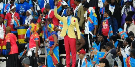 لاعبو الكونغو يطالبون بإدراج المشجع "لومومبا" ضمن بعثة المنتخب لكأس العالم