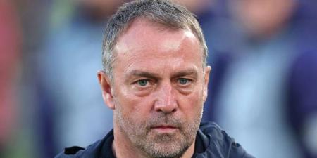 فليك يخطط لاصطحاب جميع لاعبي برشلونة بما في ذلك المصابين إلى مدريد لتعزيز روح الفريق قبل موقعة الإياب أمام أتلتيكو مدريد