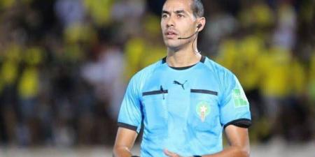 الحويضري يقود مباراة الكوكب المراكشي والوداد وأضرضور في غرفة "الفار"