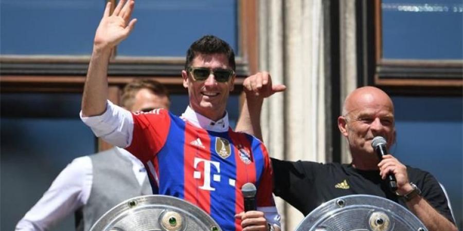 وكيله: ليفاندوفسكي يعرف ما يريد مثل ألابا تمامًا.. وبايرن ميونخ خسره فنيًا وشخصيًا