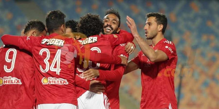 تشكيل الأهلي - هاني يجاور ربيعة في الدفاع.. وعودة طاهر وأيمن للقائمة أمام الزمالك