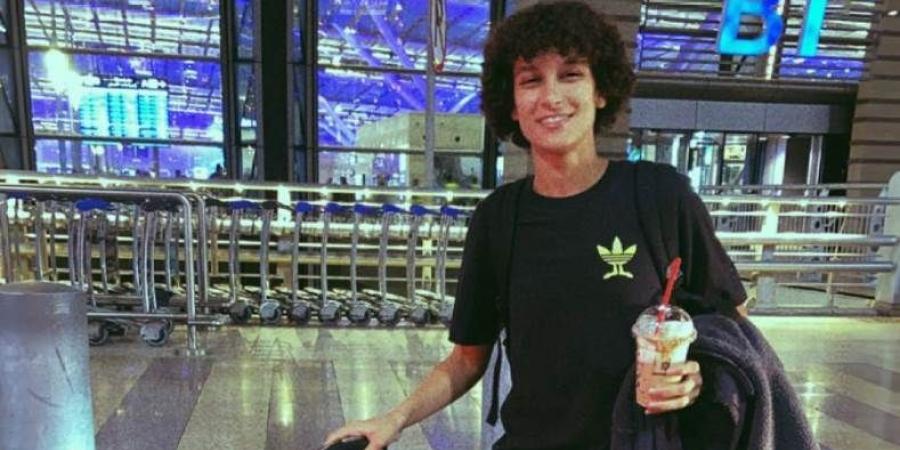 منه طارق تغادر مطار الملك عبد العزيز متوجه إلى بيروت للحاق بمنتخب مصر