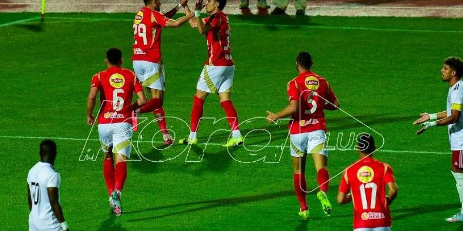 الأهلي يتقدم بهدفي طاهر وكوكا على حرس الحدود بعد نهاية الشوط الأول