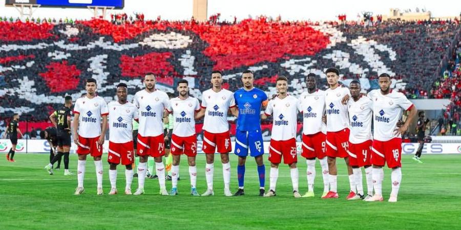 التشكيلة الرسمية للوداد أمام الشباب السالمي.. بنعبيد في الحراسة ومايلولا فاتيحي وأوبينغ في الخط الأمامي