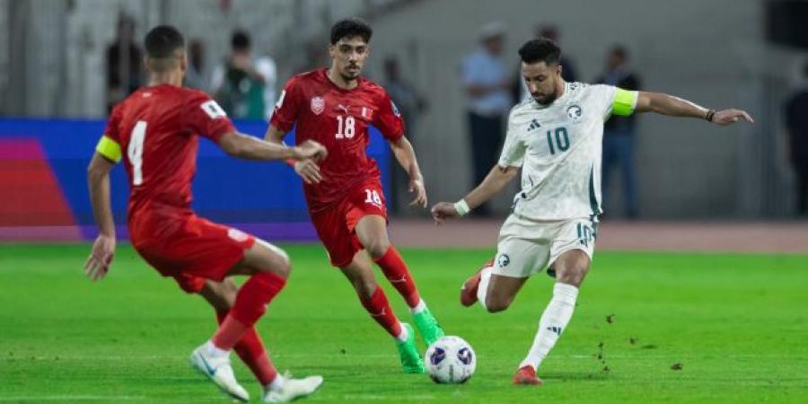 الشوط الأول.. الأخضر يتفوق على البحرين بهدف نظيف