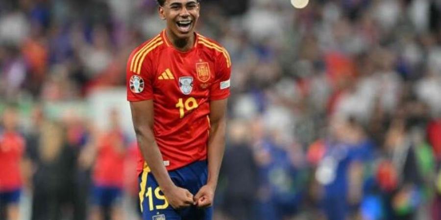 صحف إسبانيا تحتفي بلامين الذهبي وصدمة في فرنسا