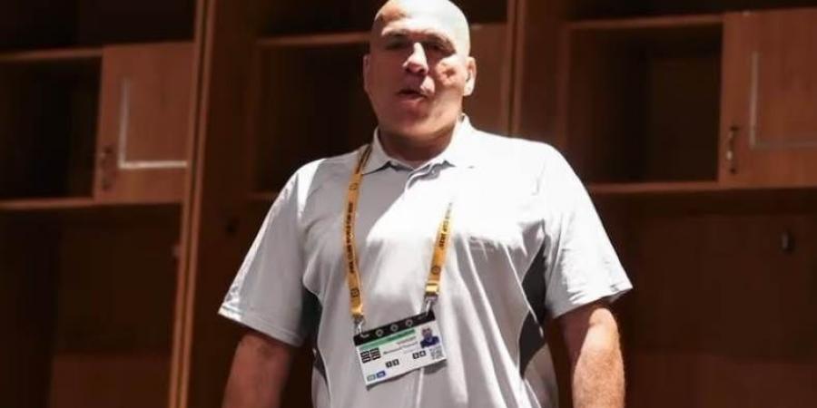 محمد يوسف يطمئن على إمام عاشور في المستشفى بعد مبارة الأهلي وإنتر ميامي