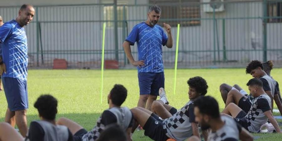 كهرباء الإسماعيلية يبقي على 11 لاعبًا بالفريق بعد التأهل للممتاز