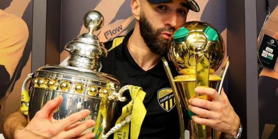 الكشف عن سر تأخر تجديد عقد بنزيما مع الاتحاد رغم الاتفاق