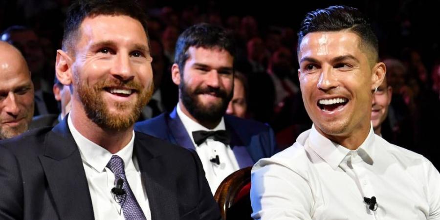 ميسي: "لدي الكثير من الاحترام لرونالدو ومعجب بما حققه وما زال يقدمه حتى الآن"