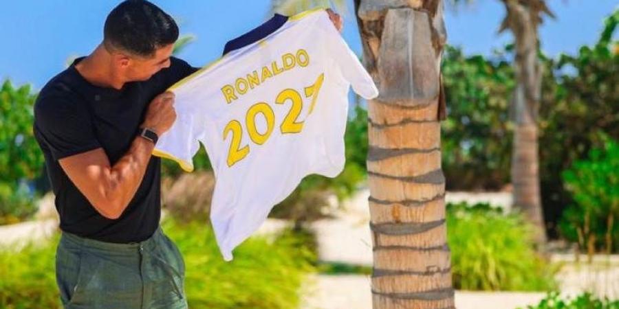 أول تعليق من رونالدو بعد تجديد عقده مع النصر