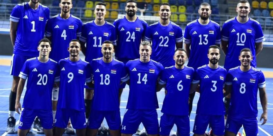 منتخب الطائرة يغادر إلى الجزائر لخوض بطولة ودية استعدادًا للمونديال