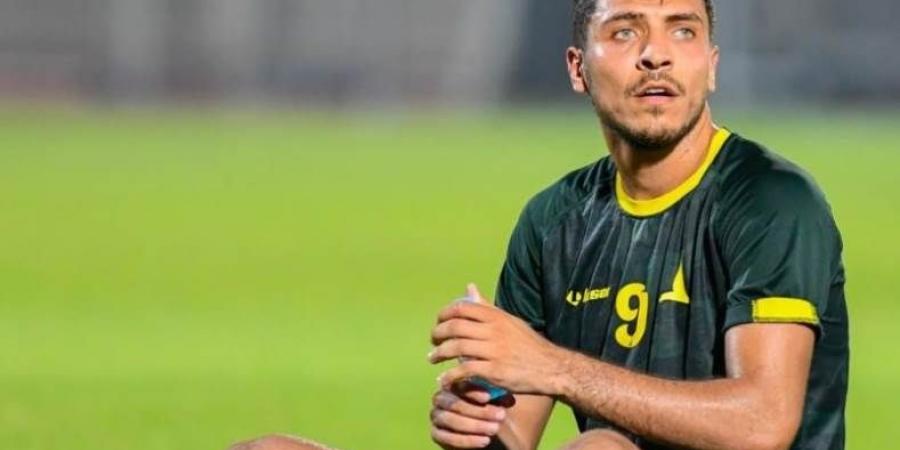 شوبير يعلن عودة محمد شريف للنادي الأهلي مجددًا