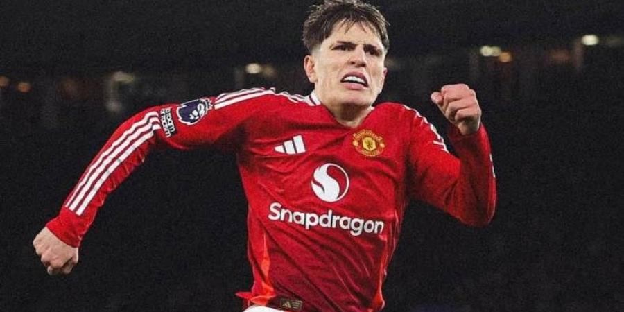 صدمة في مانشستر يونايتد.. خمسة لاعبين يبلغون النادي برغبتهم في الرحيل!