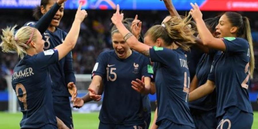 إنجلترا حامل لقب اليورو تسقط أمام سيدات فرنسا بهزيمة مفاجئة